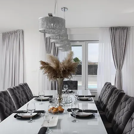 Luxurious In With Sauna *