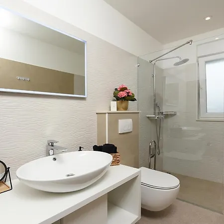 Luxurious In With Sauna Holiday home