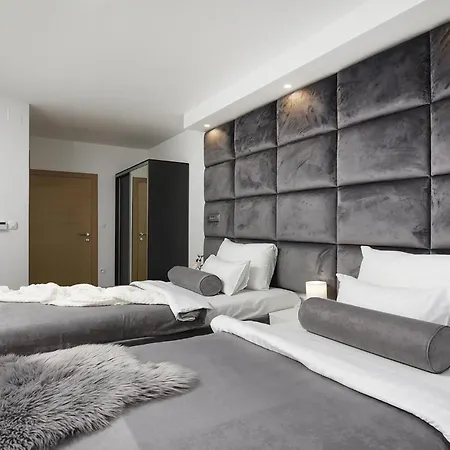 Holiday home Luxurious In With Sauna Vrsi