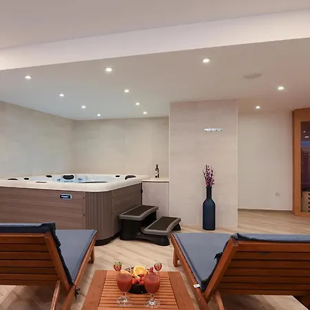 Luxurious In With Sauna *