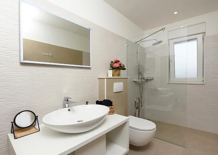 Luxurious In With Sauna 度假居