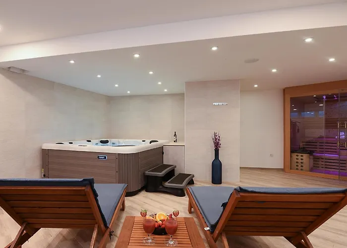 Luxurious In With Sauna *