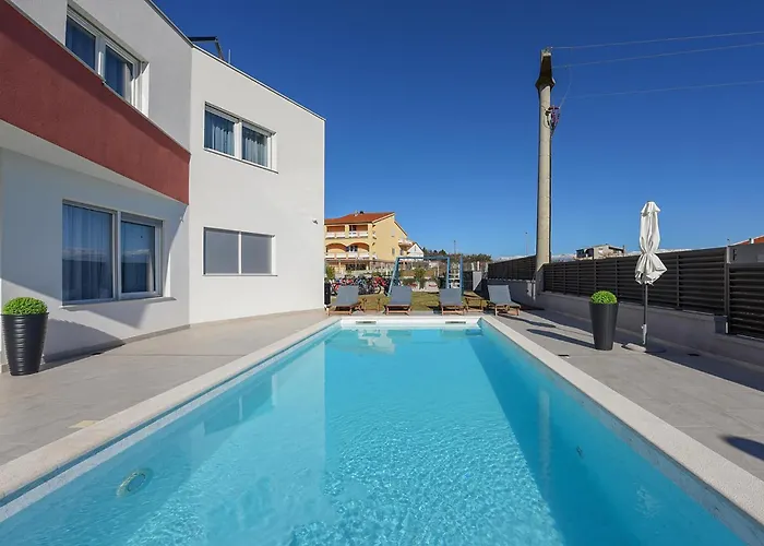 Luxurious In With Sauna 度假居 沃希