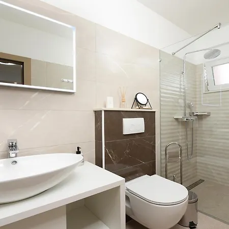Luxurious In With Sauna * فرسي