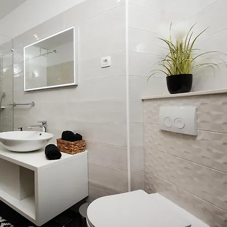Luxurious In With Sauna بيت للعطل *