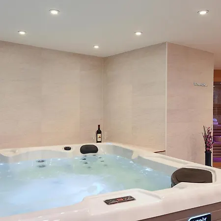 Luxurious In With Sauna * فرسي