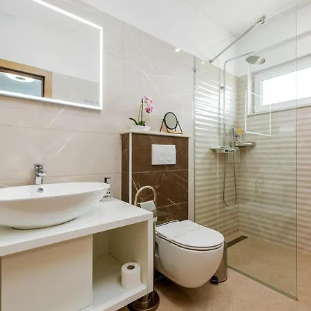 Сasa de vacaciones Luxurious In With Sauna Vrsi